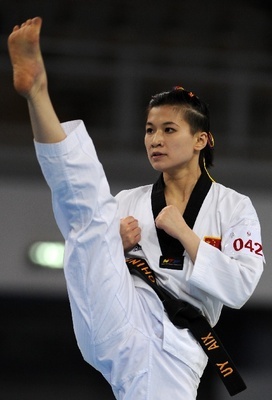 图文:世界大学生跆拳道锦标赛 夏雨女子品势_热点聚焦_大众网