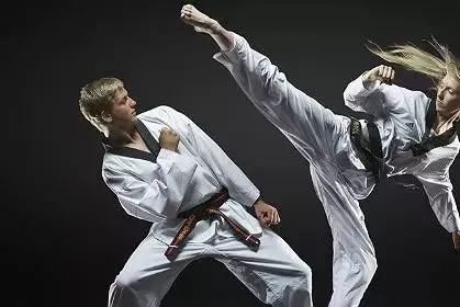 竞技跆拳道与普通跆拳道 目标、规则和训练差异解析